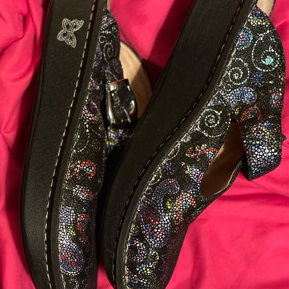 Algeria Leather multicolored Leather 1-1/2” slide ins - Picture 3 of 7